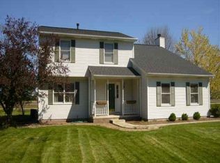 8791 Heatherdowns Rd, Bloomington, IL 61705