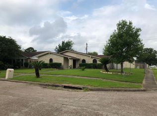 5915 Mid Pines St, Houston, TX 77049