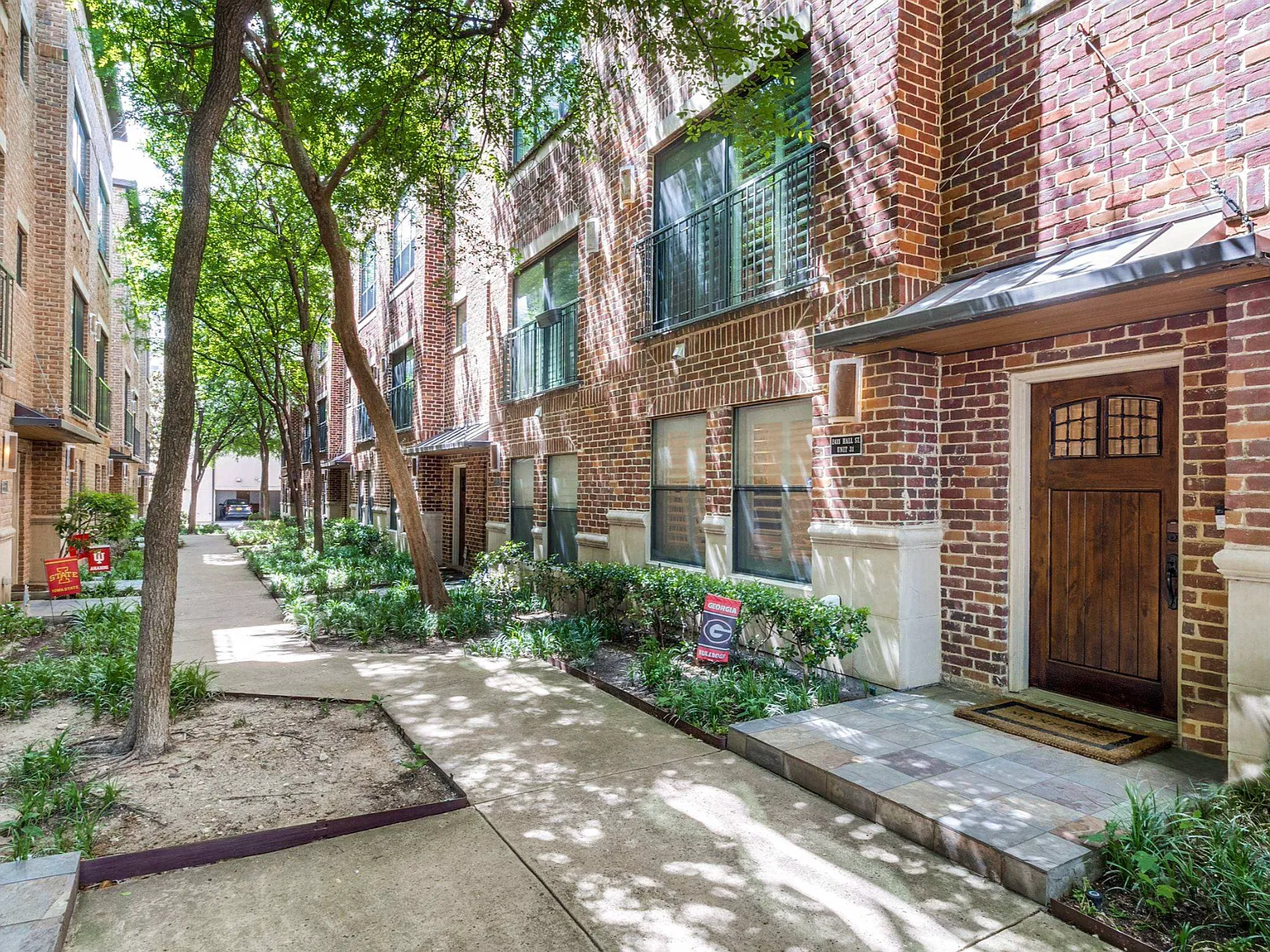 2 bed, 1810 sqft, $3,850 — Photo 3