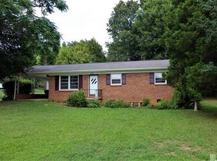 2120 3rd Ave NW, Hickory, NC 28601