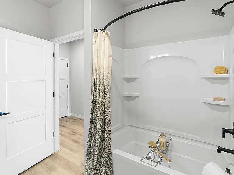 Apex at Verona Bathroom | Apartments