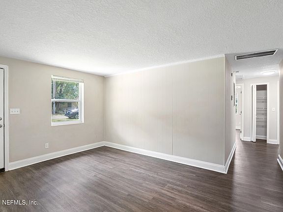 4th image of 5235 ROSSELLE Street