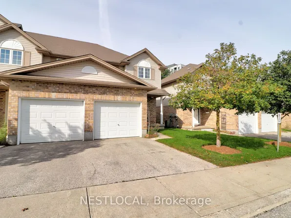10 Fallowfield Dr #11, Kitchener, ON N2C 0A4