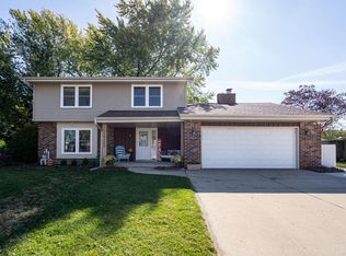 15255 W Fenway Dr, New Berlin, WI 53151