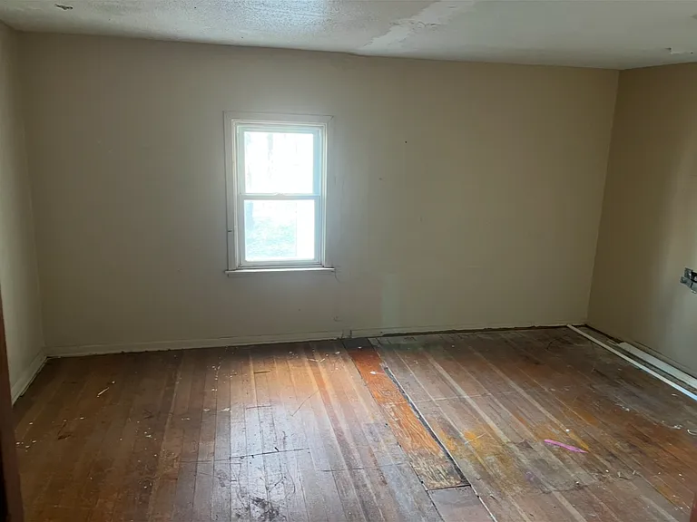 223 Main Ave — Photo 8