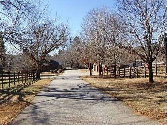 2nd image of 1802 Old Jackson Rd