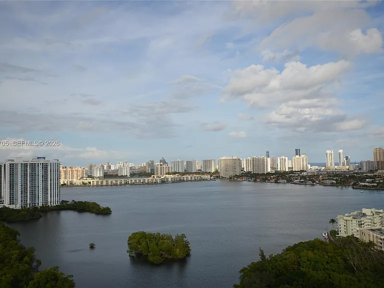 16385 Biscayne Blvd #518 — Photo 19