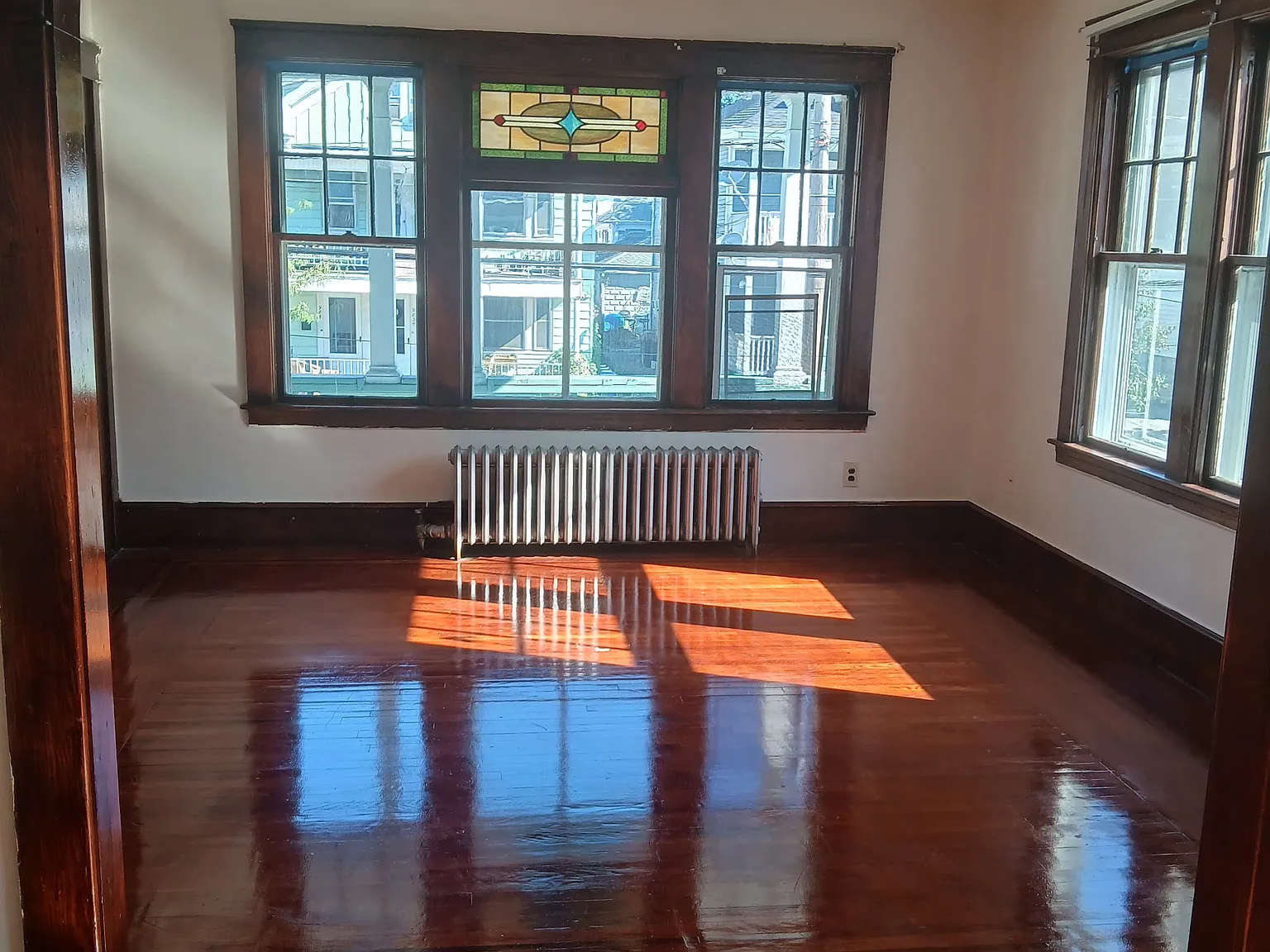 3 bed, $2,200 — Photo 2