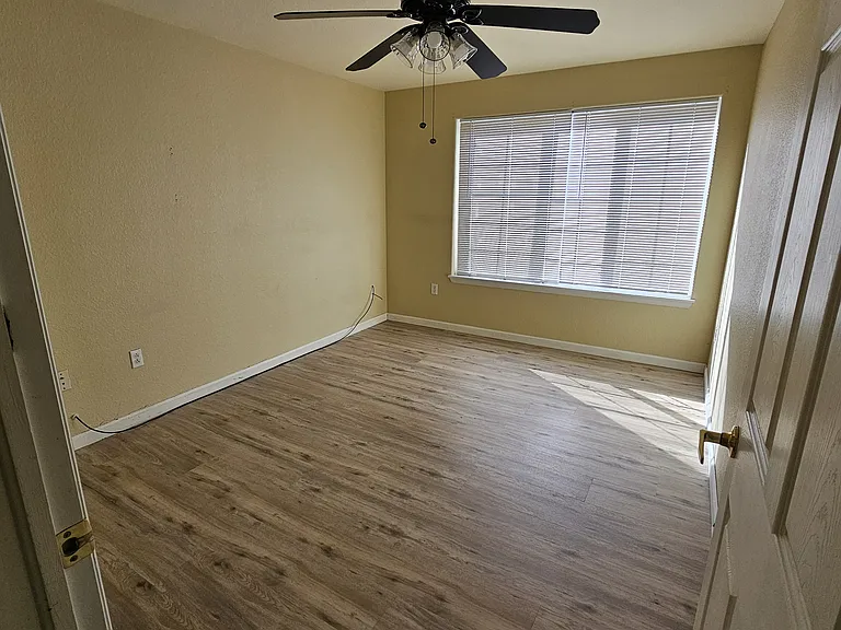 1435 S Galena Way #203 — Photo 3