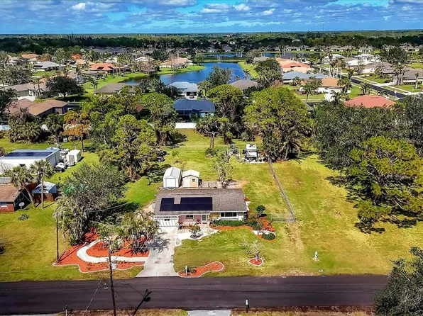 840 E 7th St, Englewood, FL 34223