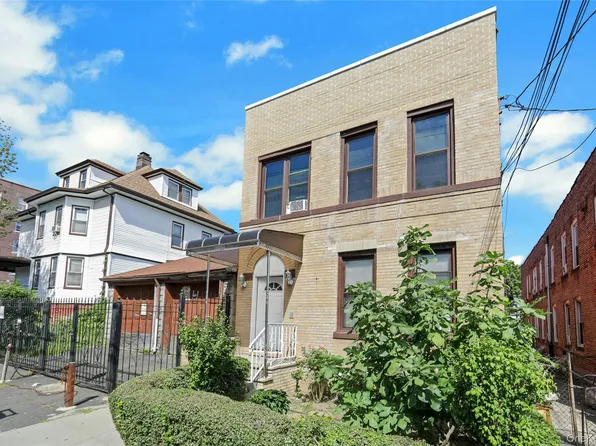 807 E 242nd Street, Bronx, NY 10470