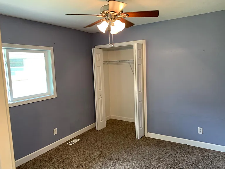 1403 Hillcrest Dr — Photo 7