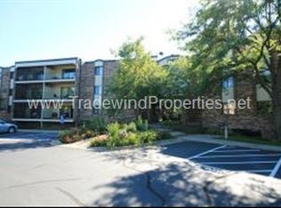 10451 Greenbrier Rd APT 222, Minnetonka, MN 55305