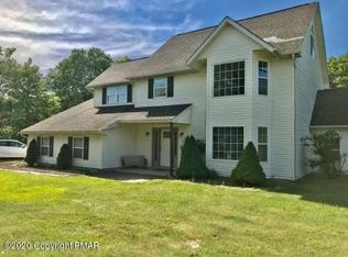 2108 Estates Dr, Blakeslee, PA 18610