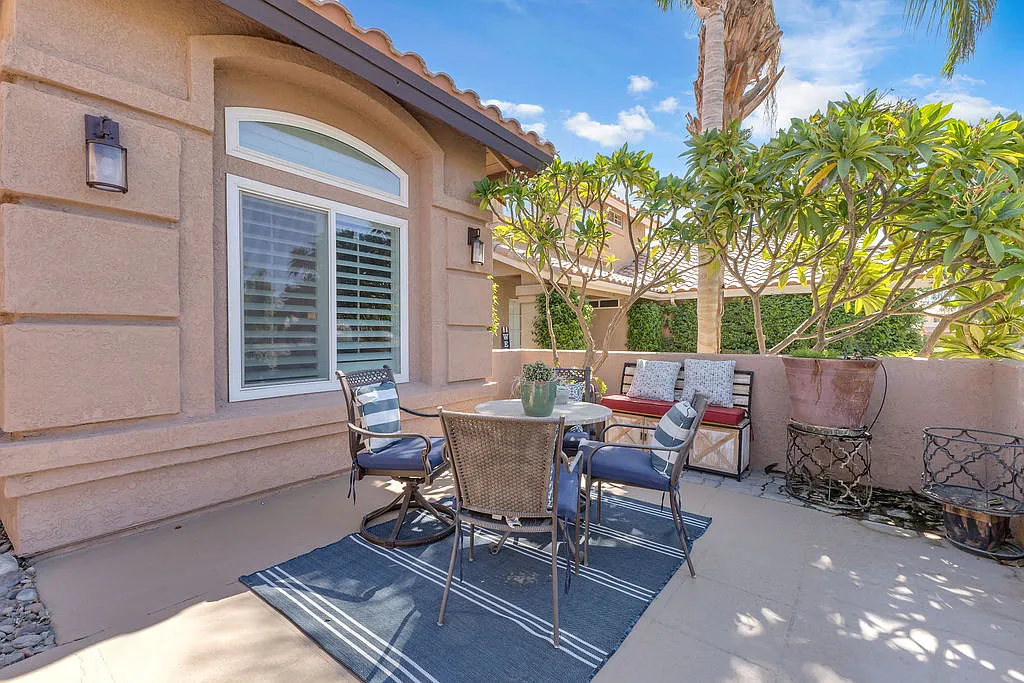 4 bed, 2467 sqft, $4,700 — Photo 4