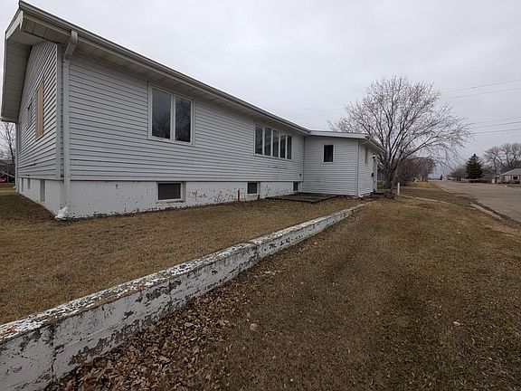 2nd image of 511 Seaton St
