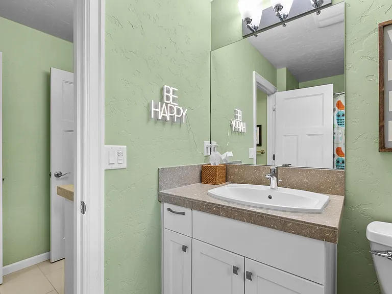 19178 Park Commons Dr — Photo 35