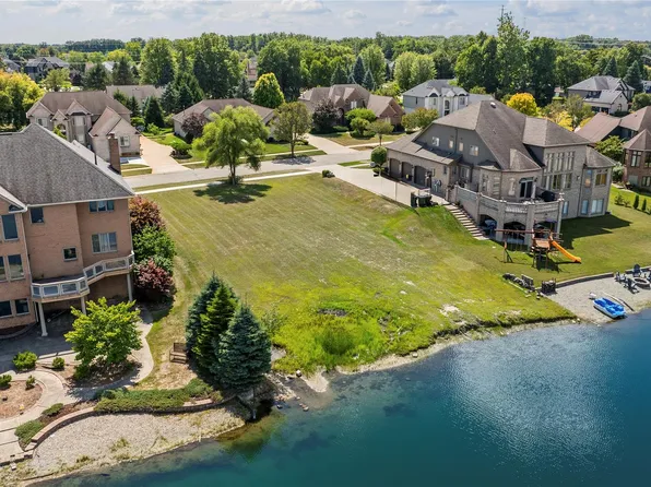 13101 Van Pamel Dr, Shelby Township, MI 48315