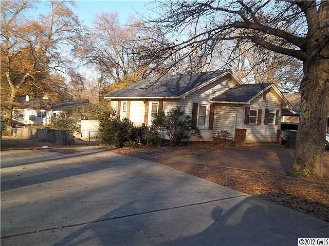 2nd image of 920 W Walnut Ave