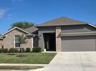 636 Mooney Dr, Saginaw, TX 76179