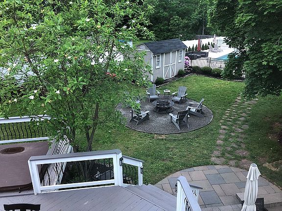 3rd image of 20 Hadler Dr