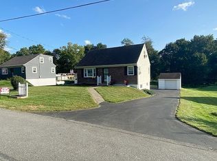 26 Buckbee Rd, Troy, NY 12180