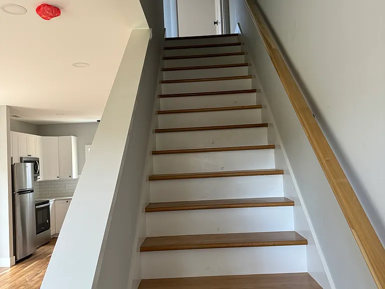 185 Riverview Dr #1 — Photo 5