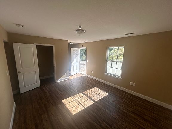 4th image of 145 Greenbriar Trl #17