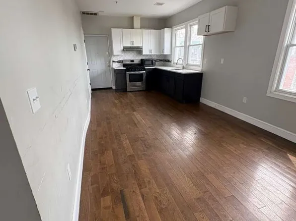 649 Grove St #3L, Irvington, NJ 07111