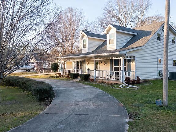 2nd image of 201 Rollingwood Dr