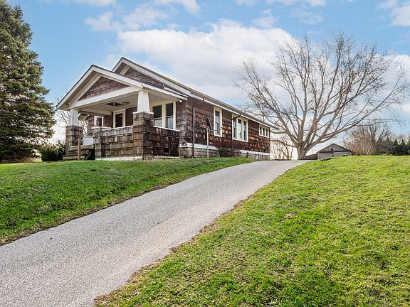 2nd image of 1294 W Glendora Rd