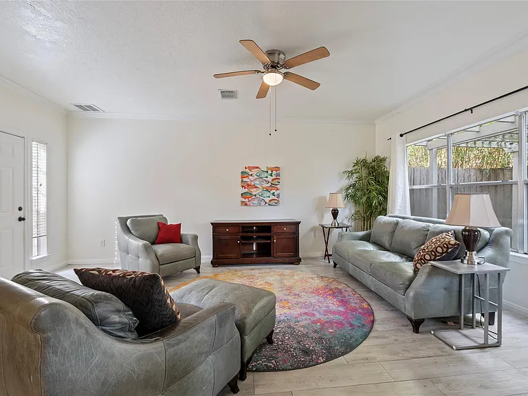 2060 Glencove Dr — Photo 8