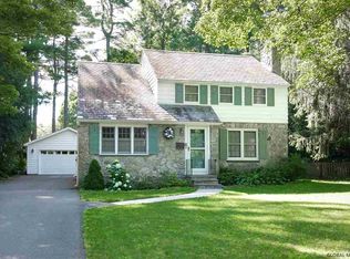 6 Center Ln, Delmar, NY 12054