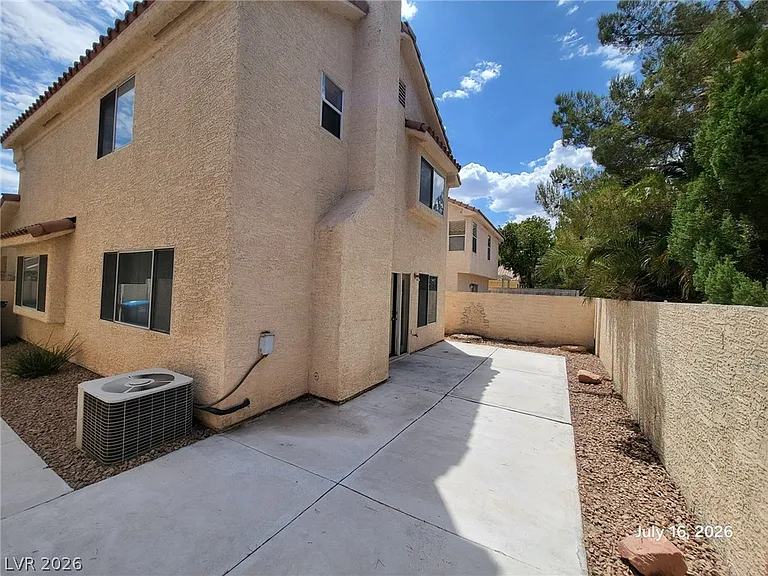 9404 Hershey Ln — Photo 16