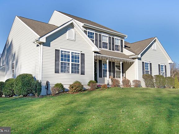 3rd image of 11412 Eagle Run