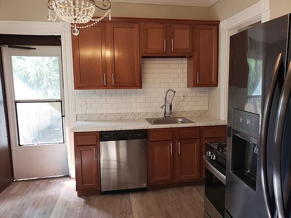 3rd image of 59 Edmonds St #59