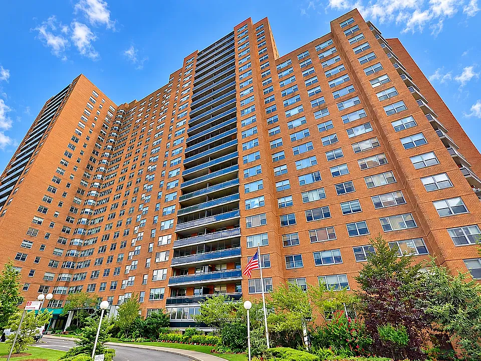 70-25 Yellowstone Blvd #11P