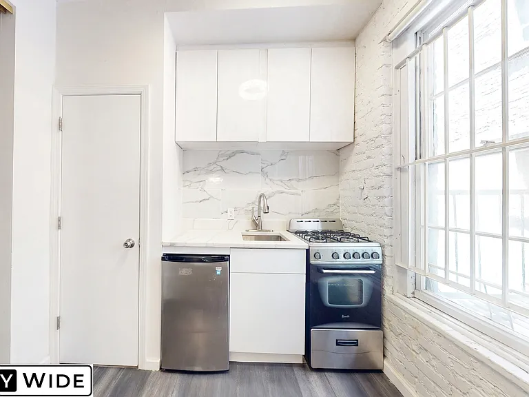 57 Thompson St #2F — Photo 3