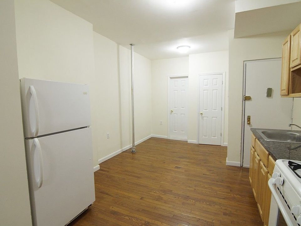 2nd image of 57 W 8th St #D1