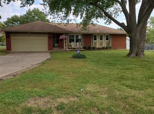 3031 S Kendall Dr, Independence, MO 64055