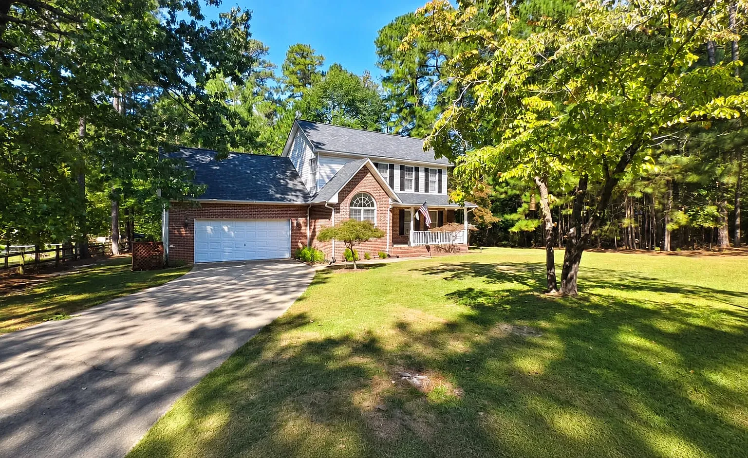 3 bed, 2.5 bath, 1923 sqft, $2,500 — Photo 2