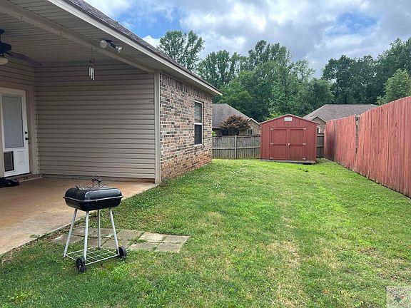 3rd image of 6 Coppercreek Cir