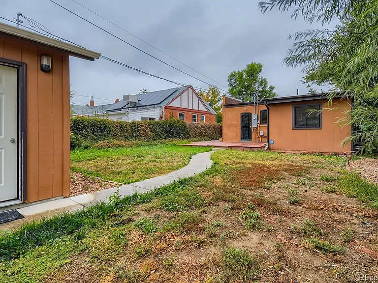 1450 Olive St — Photo 11