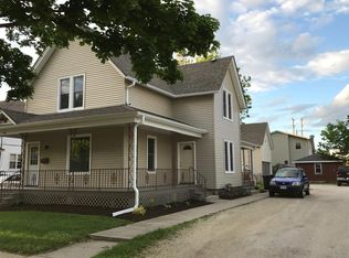 208 Chestnut St W, Burlington, WI 53105