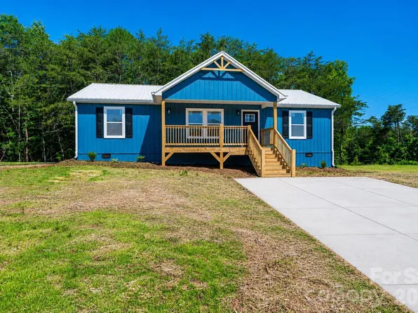 2020 Bailey Dr, Hickory, NC 28601