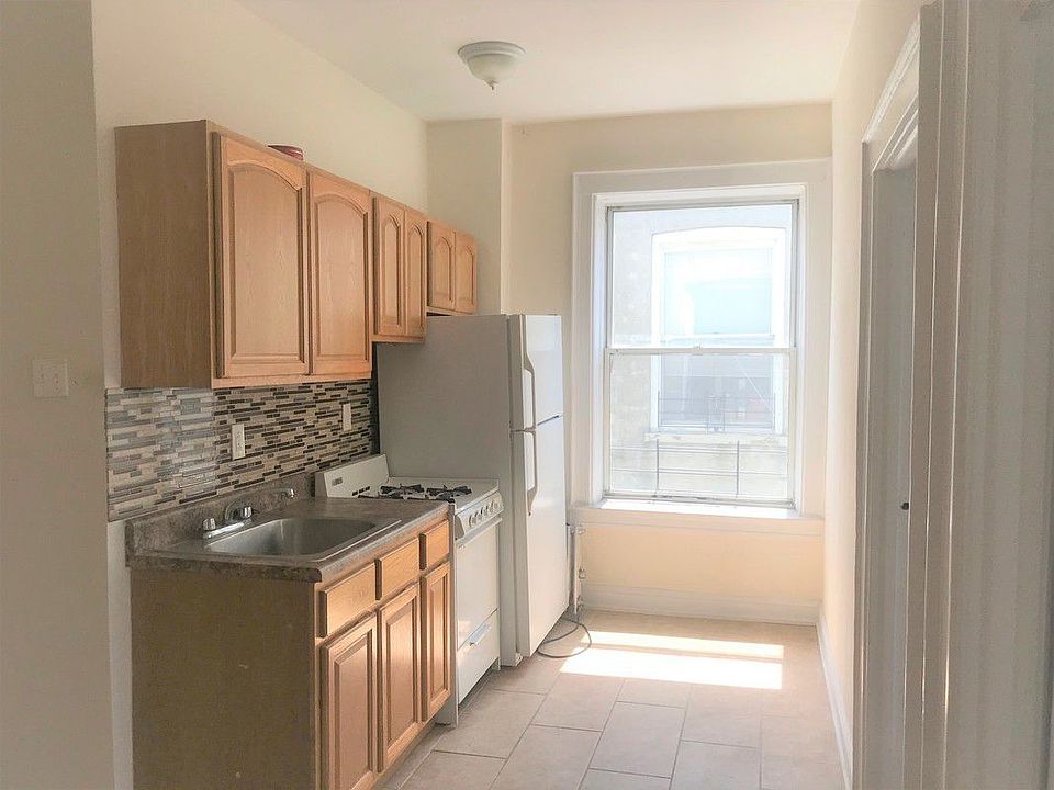 1st image of 3240 44th St APT 3R