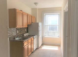 3240 44th St APT 3R, Astoria, NY 11103