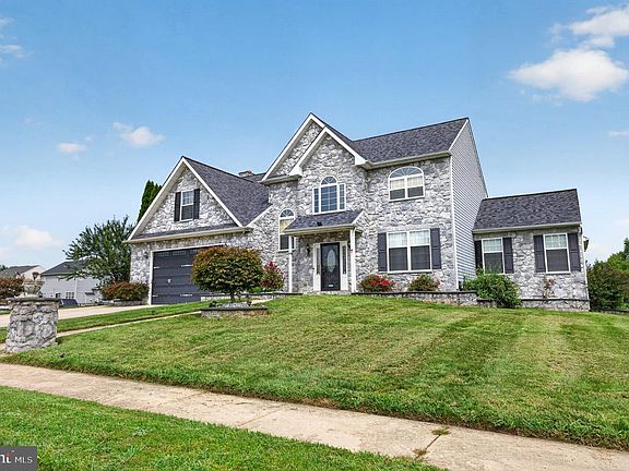 4th image of 1 Foxfield Ct