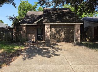 802 Hartman Dr, Baytown, TX 77521