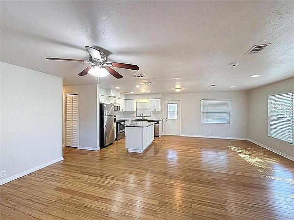 2nd image of 4107 W Grace St
